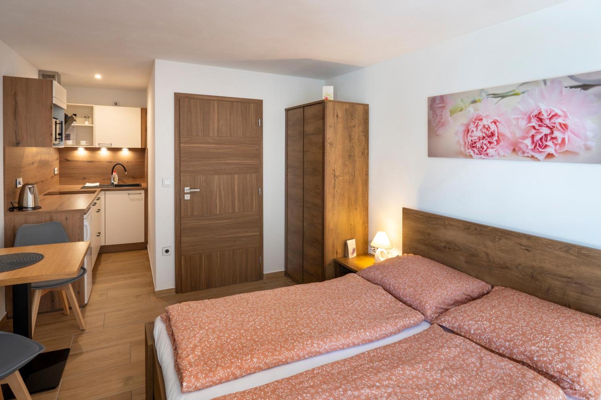 Apartmany Pod Namestim 2 Тельч Екстер'єр фото