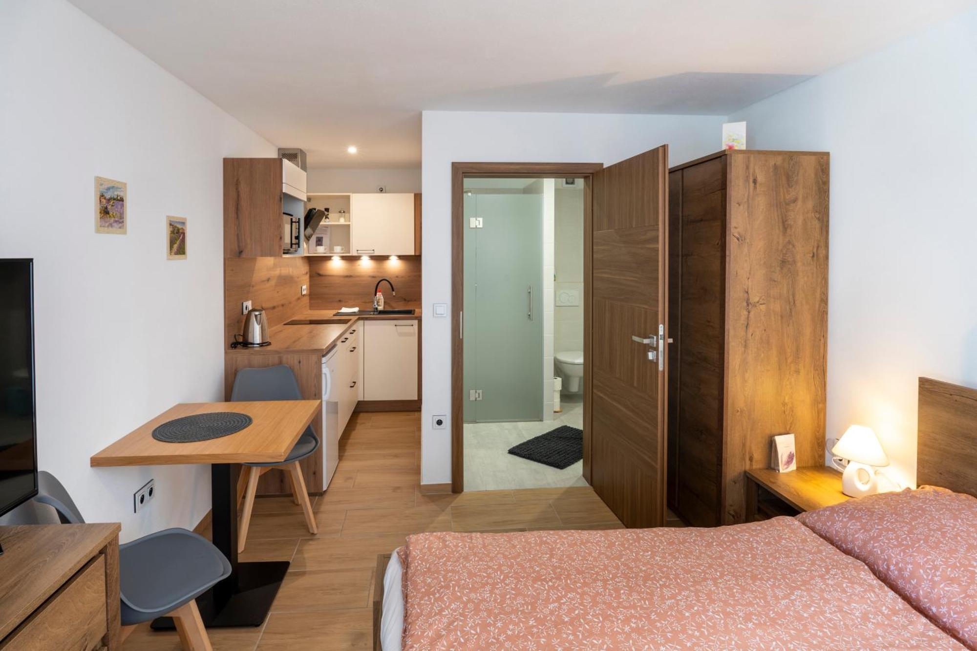 Apartmany Pod Namestim 2 Тельч Екстер'єр фото